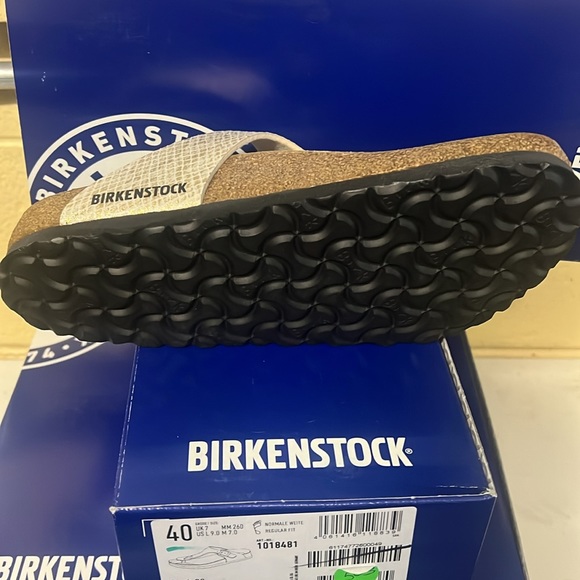 Birkenstock Gizeh BS Color: Shiny Python Eggshell normal/regular fit - Picture 3 of 5